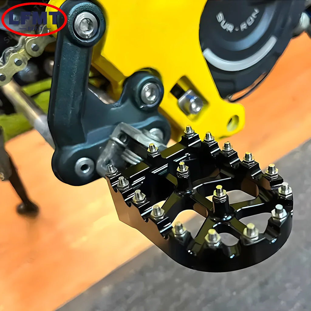 E-moto foot pegs